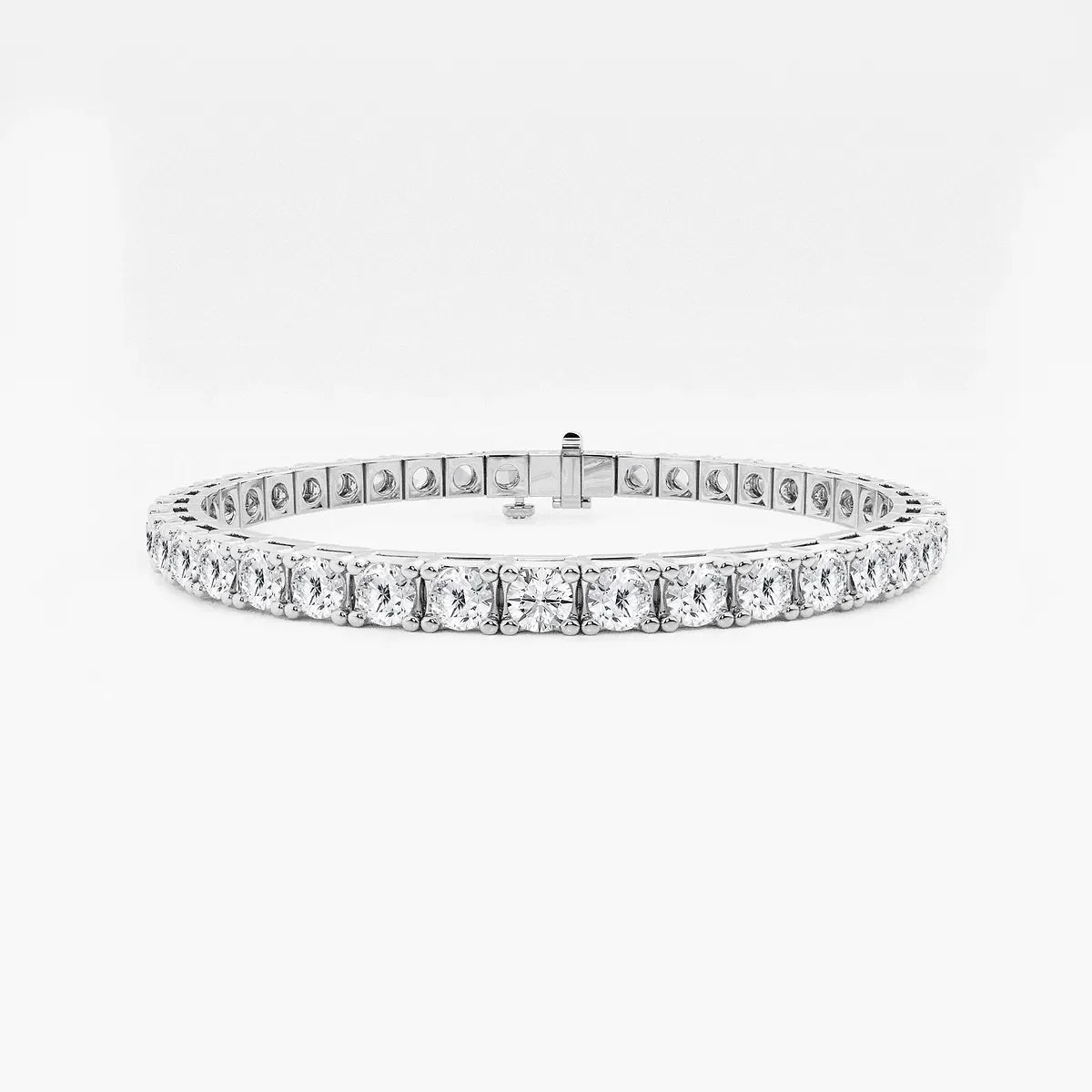 Lab grown diamond tennis bracelet in white gold from Delux Jewelry, fine jewelry collection